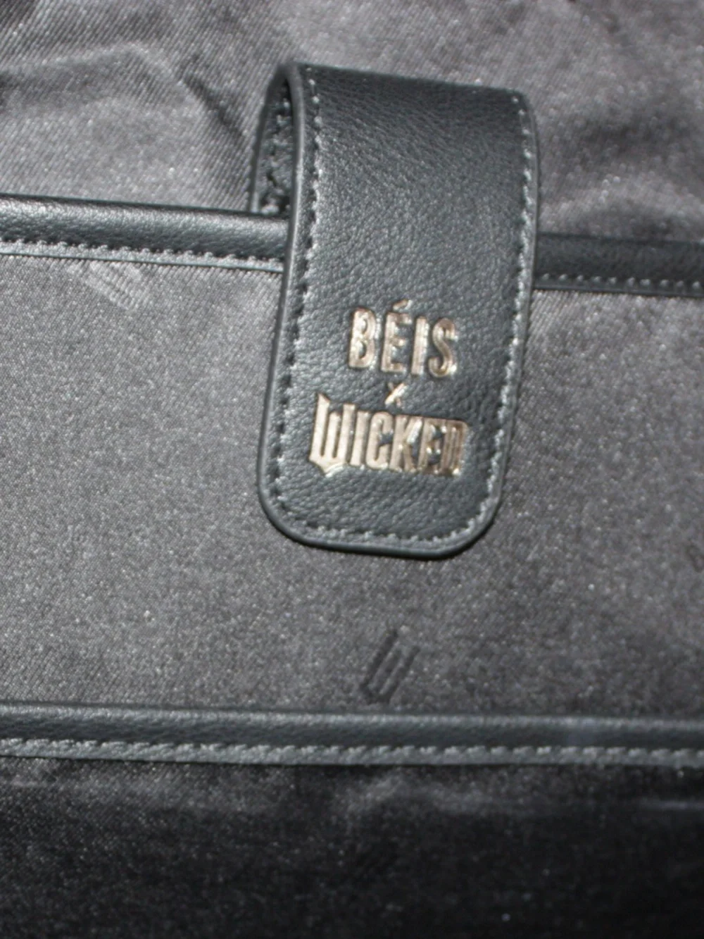 BEIS béis wicked
